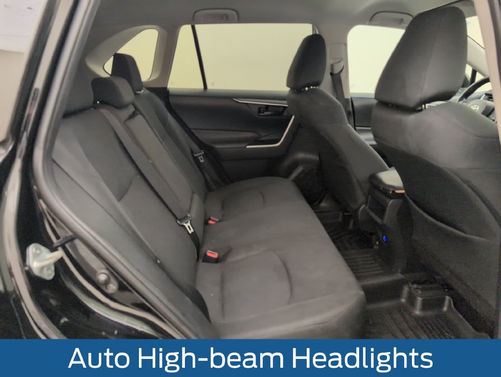 Used 2020 Toyota RAV4 LE FWD image 16