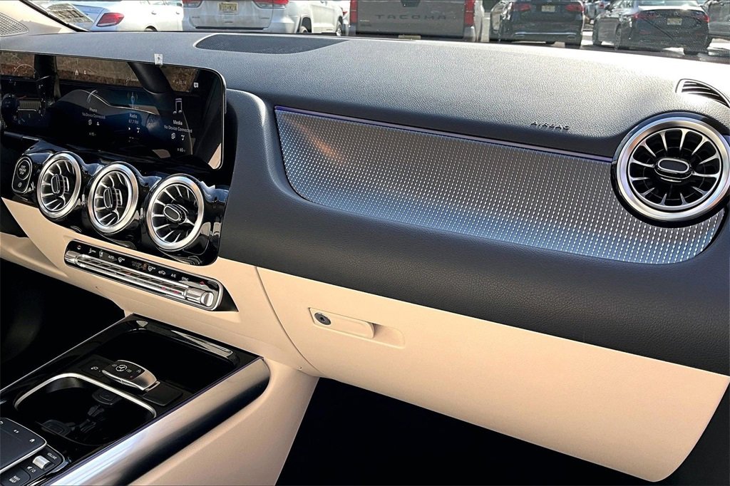 Certified 2022 Mercedes-Benz GLA 250 4MATIC image 16