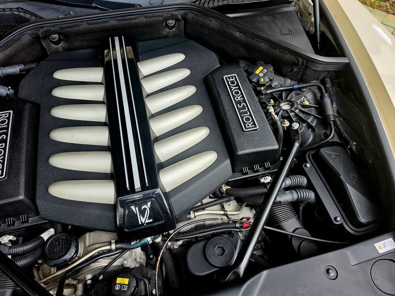 Used 2014 Rolls-Royce Wraith RWD image 41