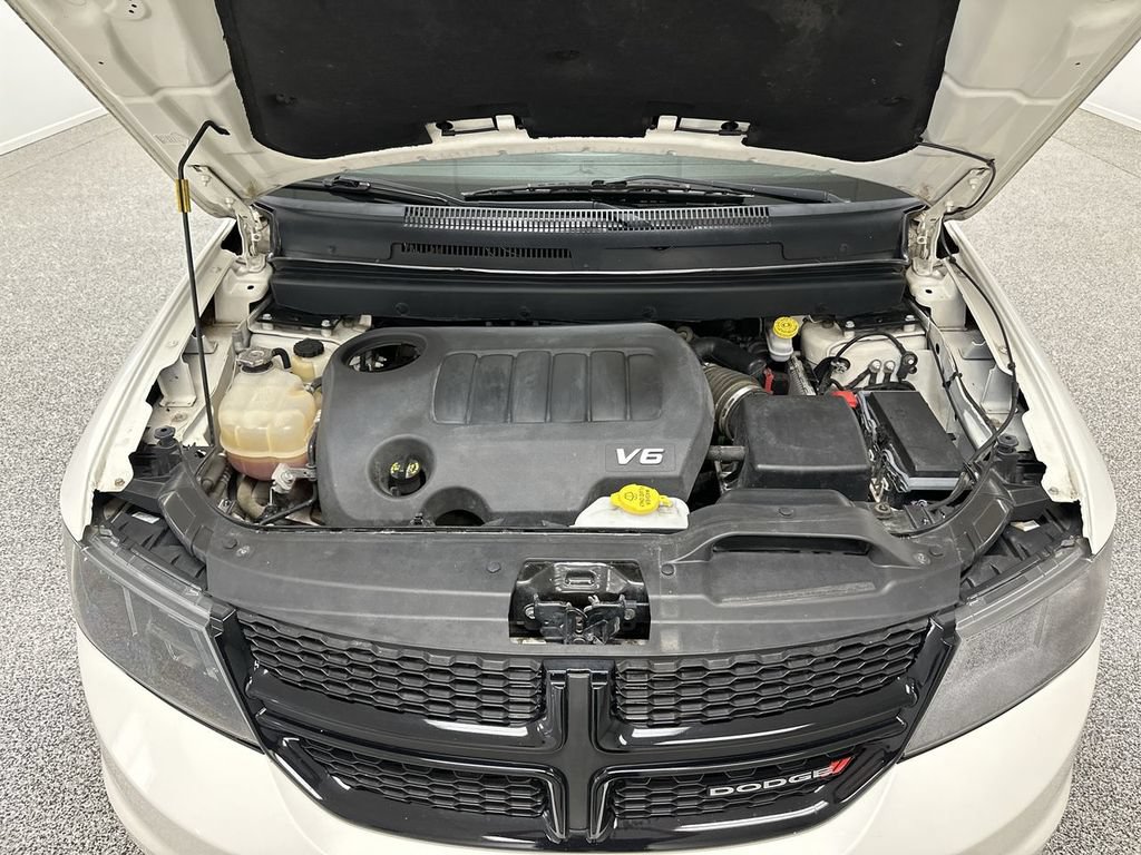 Used 2018 Dodge Journey SXT w/ Connectivity Group FWD image 16