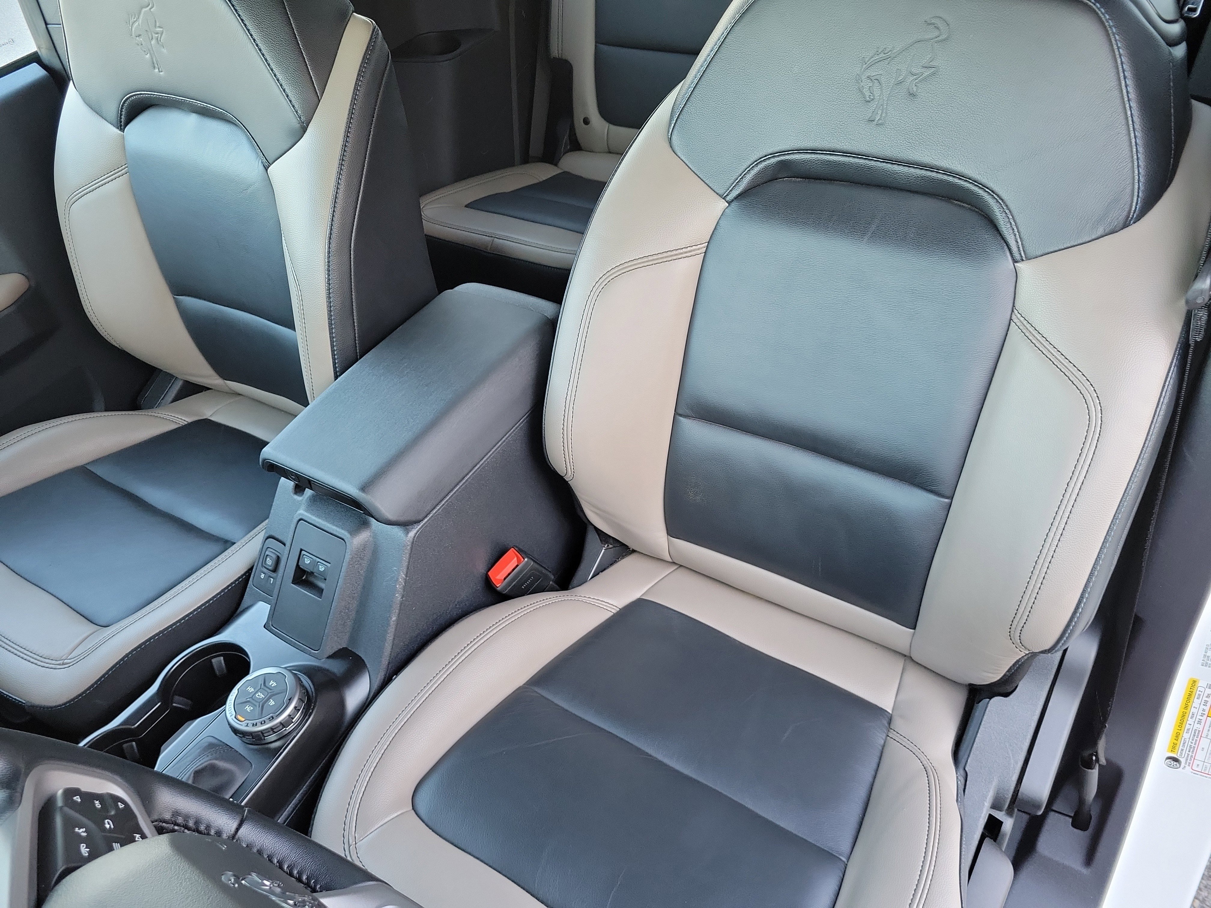 Used 2023 Ford Bronco Wildtrak image 11