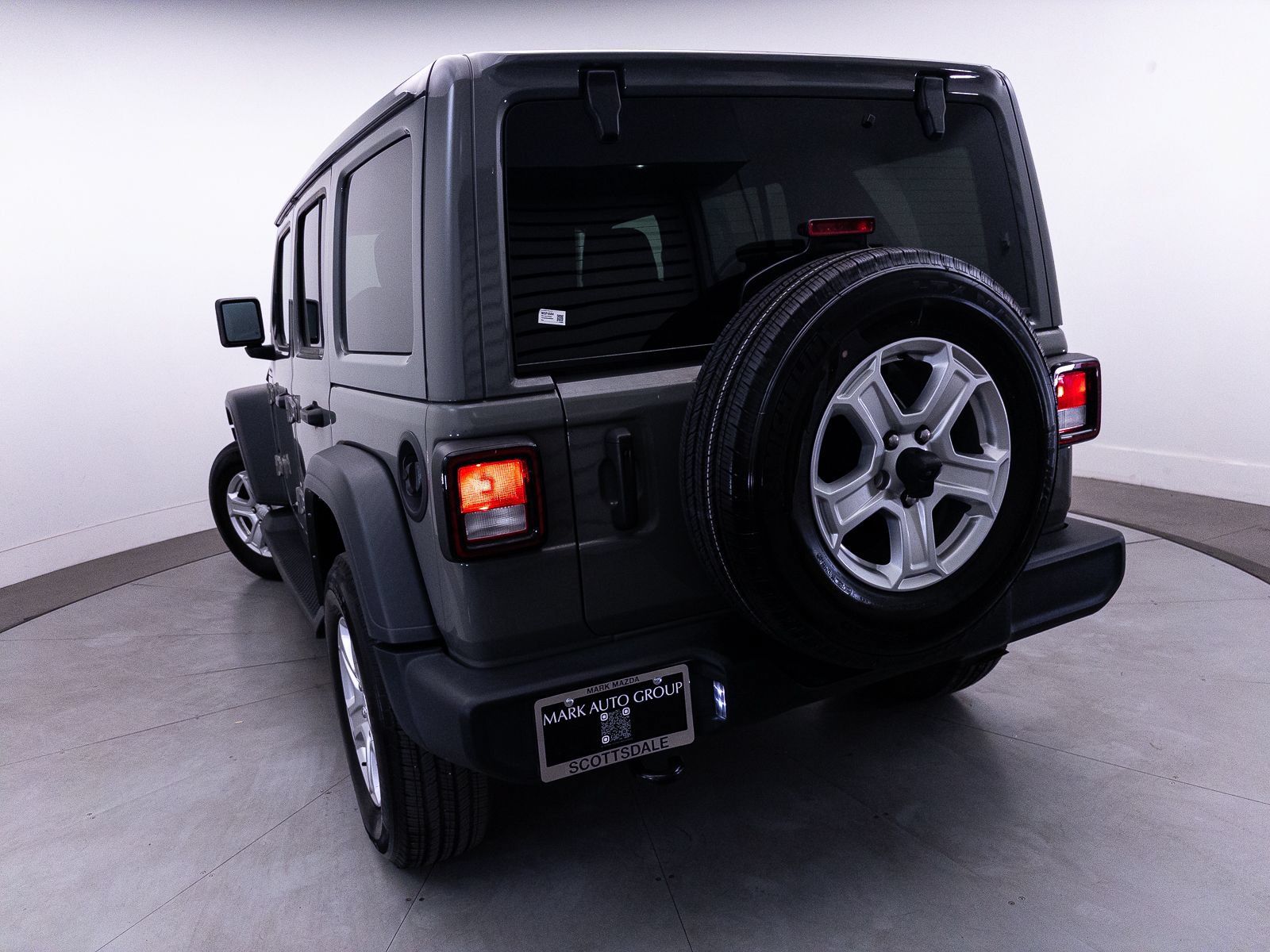 Used 2023 Jeep Wrangler Unlimited Sport w/ Sun And Sound Package AWD/4WD image 4