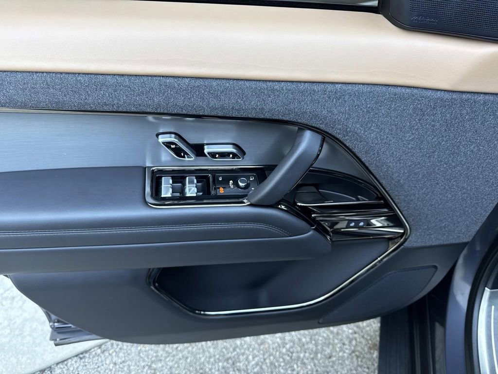 Certified 2025 Land Rover Range Rover Sport Dynamic SE image 19