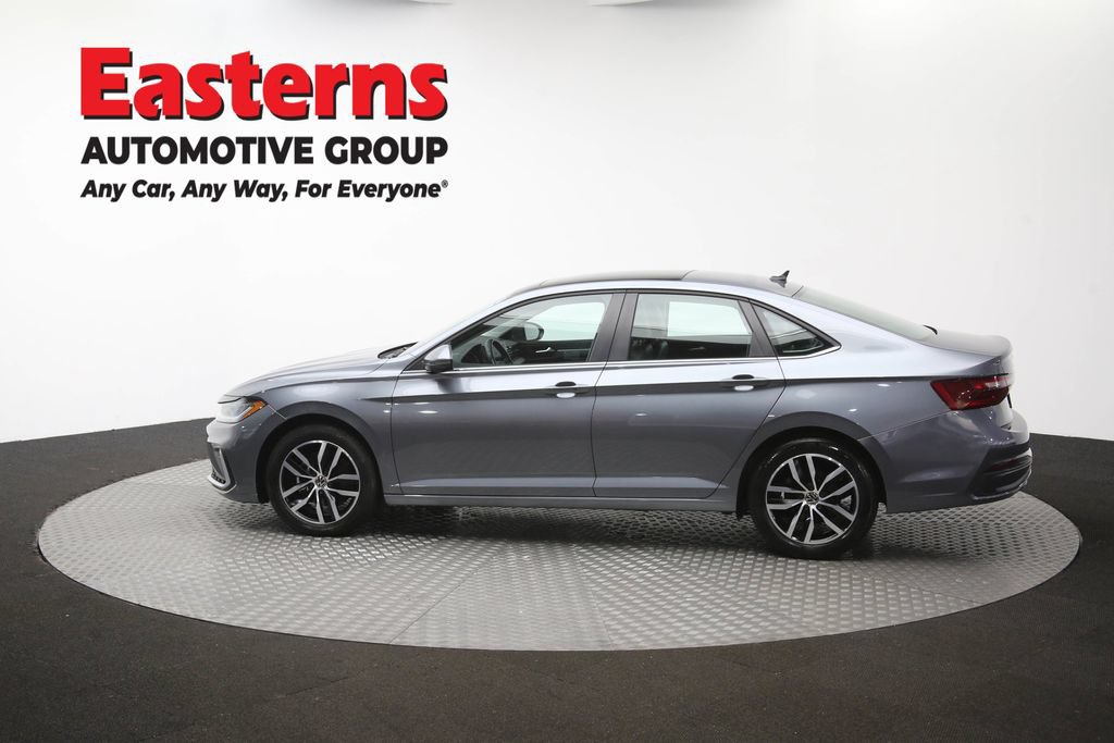 Used 2025 Volkswagen Jetta SE FWD image 63