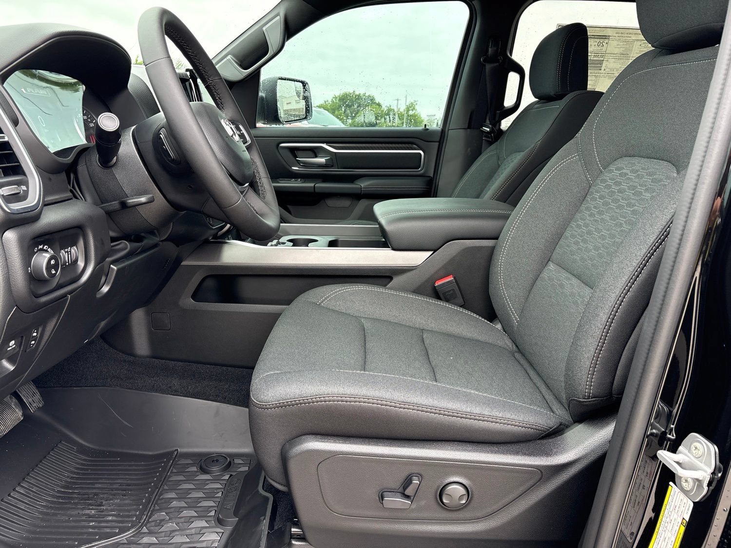 New 2026 RAM 1500 Big Horn AWD/4WD image 13
