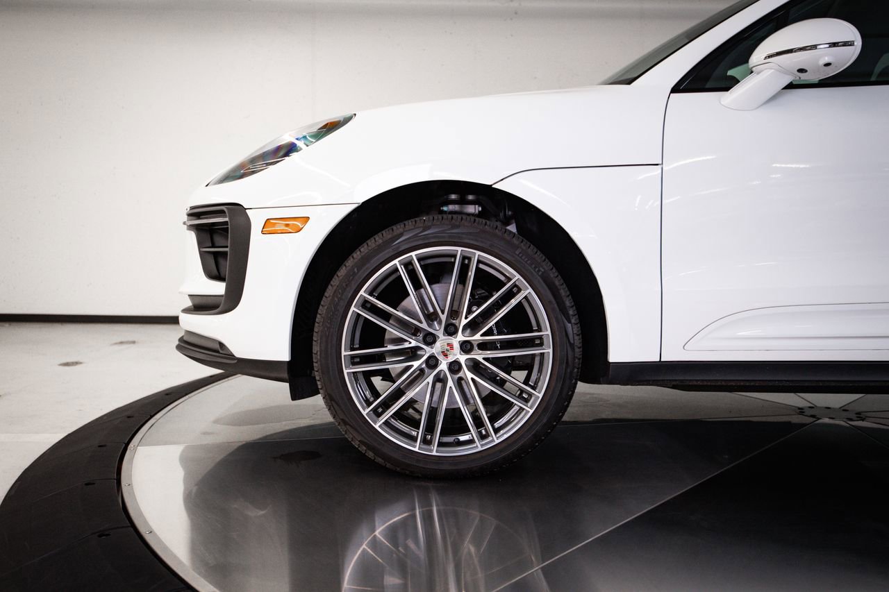 Certified 2026 Porsche Macan S AWD/4WD image 11