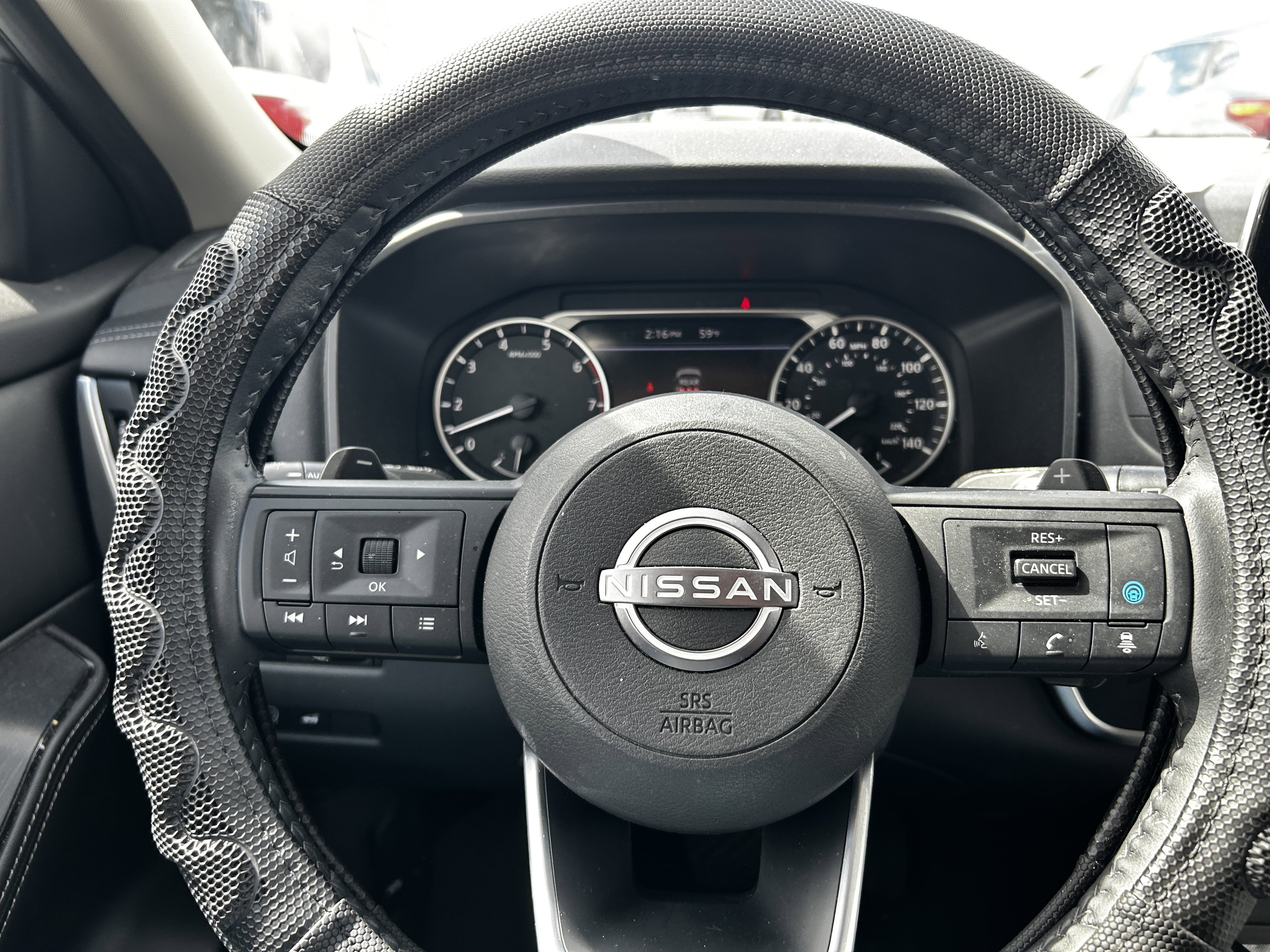 Used 2024 Nissan Rogue SV w/ SV Premium Package image 18