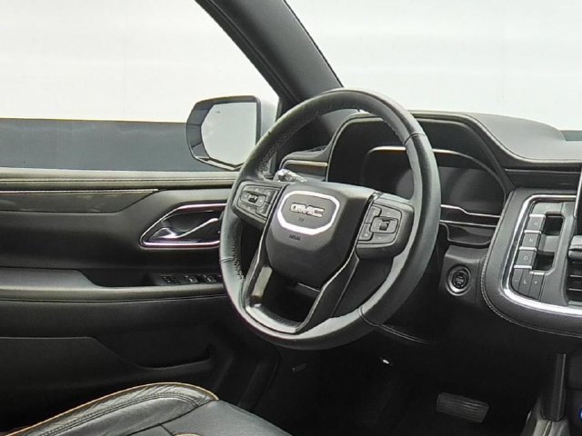 Used 2023 GMC Yukon AT4 w/ Technology Package AWD/4WD image 33