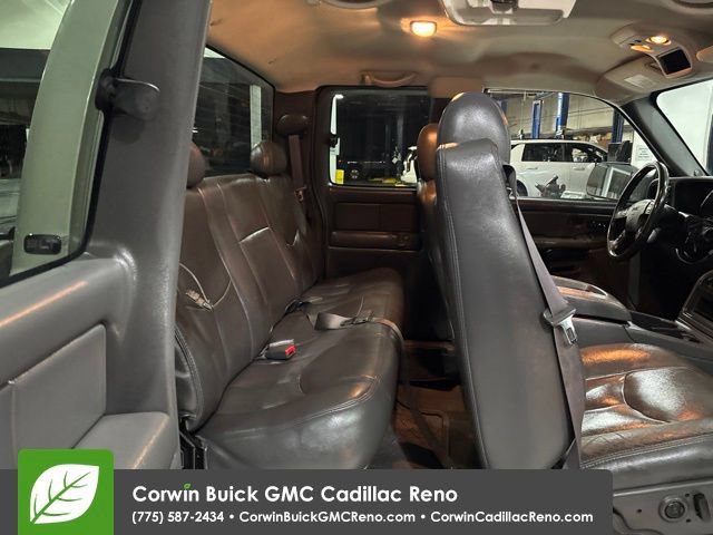 Used 2004 GMC Sierra 2500 SLT w/ Heavy-Duty Power Package AWD/4WD image 29