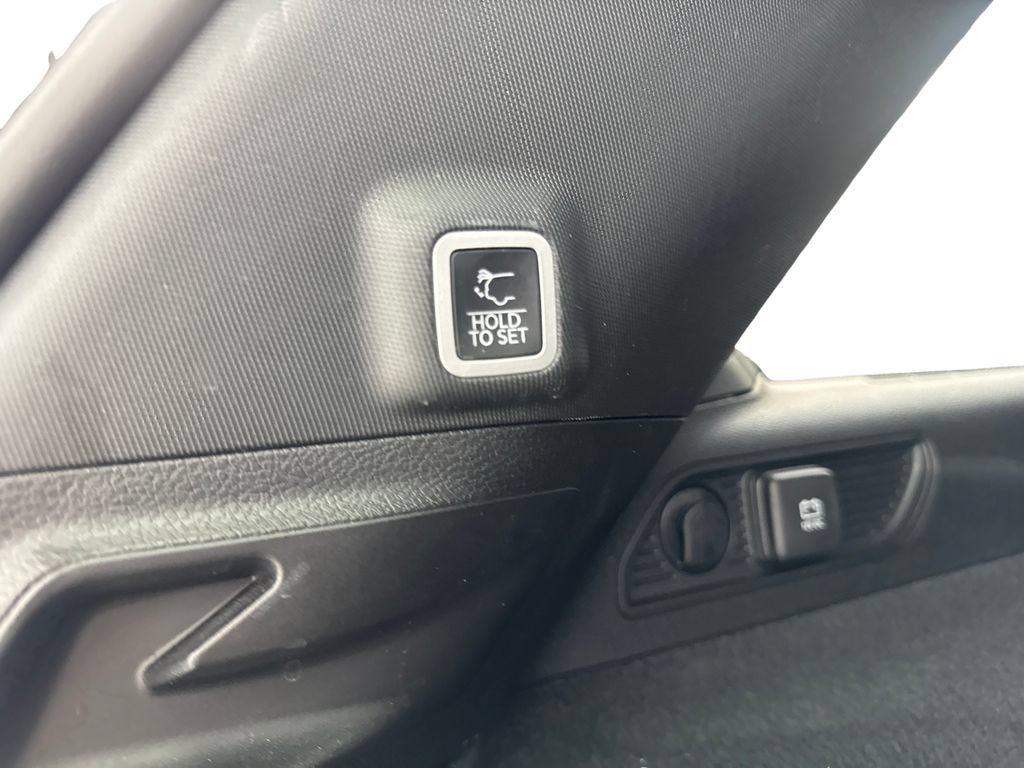 Used 2022 Jeep Grand Cherokee Overland w/ Advanced Protech Group III AWD/4WD image 84