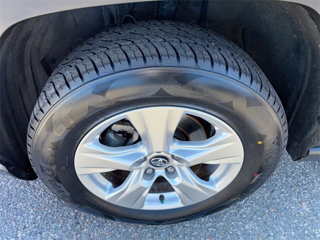 Used 2021 Toyota RAV4 XLE image 12