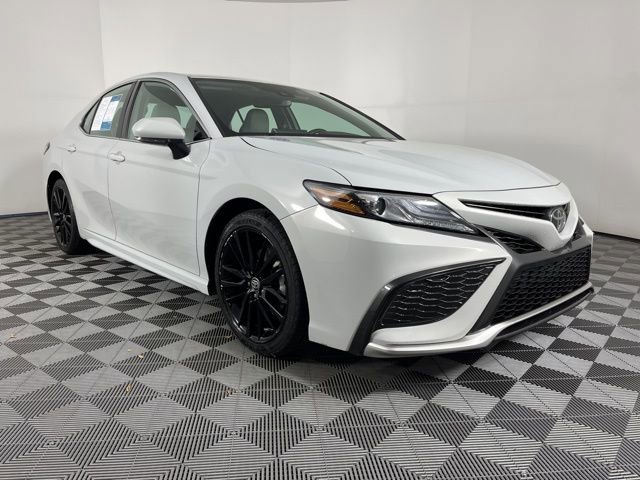 Used 2023 Toyota Camry XSE image 2