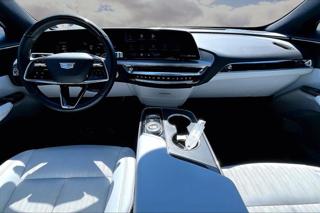 Certified 2024 Cadillac Lyriq Sport AWD/4WD image 7