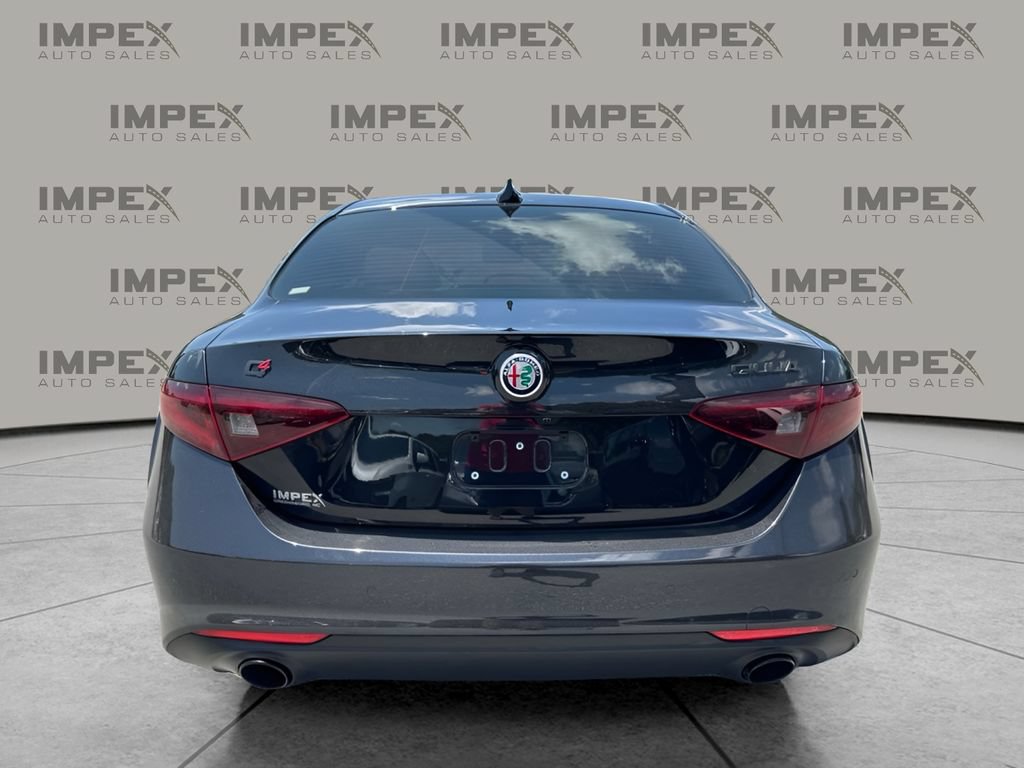 Used 2019 Alfa Romeo Giulia AWD w/ Nero Edizione image 4