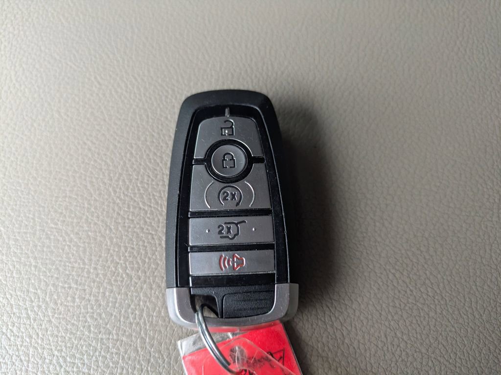 Used 2021 Ford Expedition XLT image 31