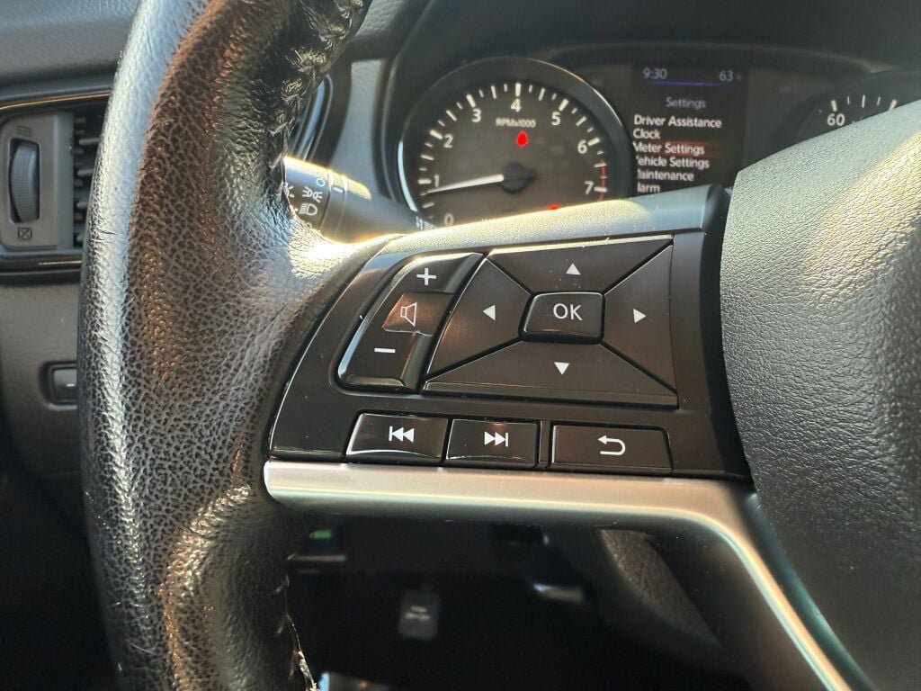 Used 2020 Nissan Rogue SV AWD/4WD image 14
