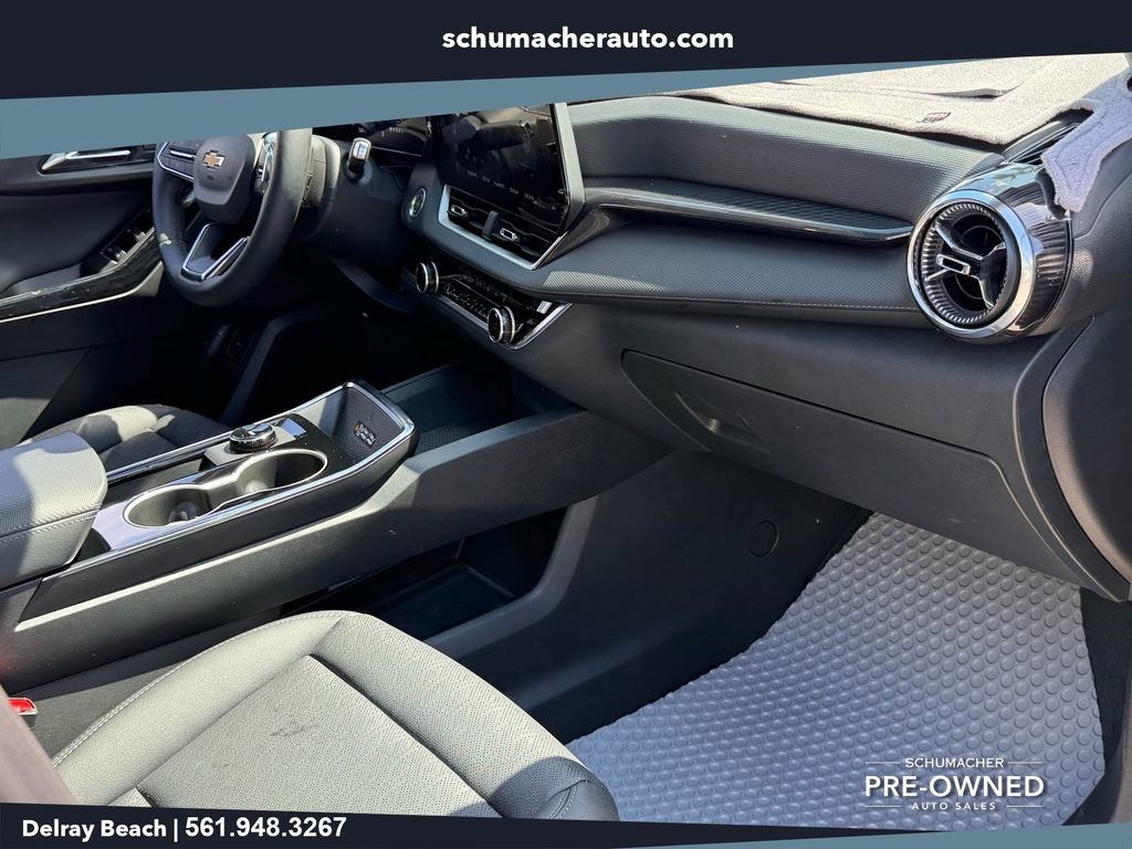 Used 2026 Chevrolet Equinox LT w/ Convenience Package II FWD image 18