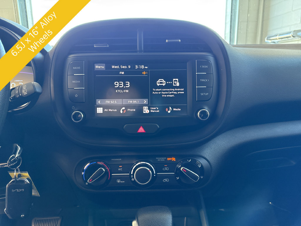 Certified 2025 Kia Soul LX w/ LX Technology Package FWD image 14