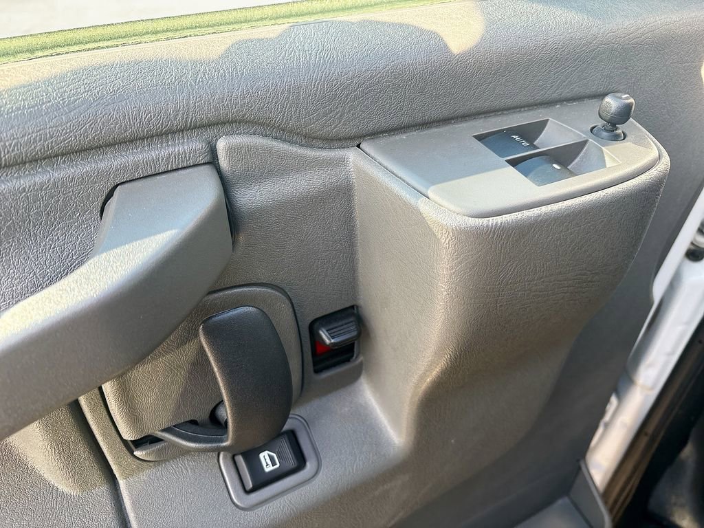 Used 2024 Chevrolet Express 3500 w/ Driver Convenience Package image 17