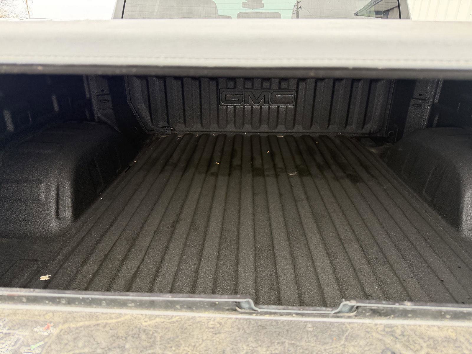 Used 2025 GMC Sierra 1500 Elevation image 2