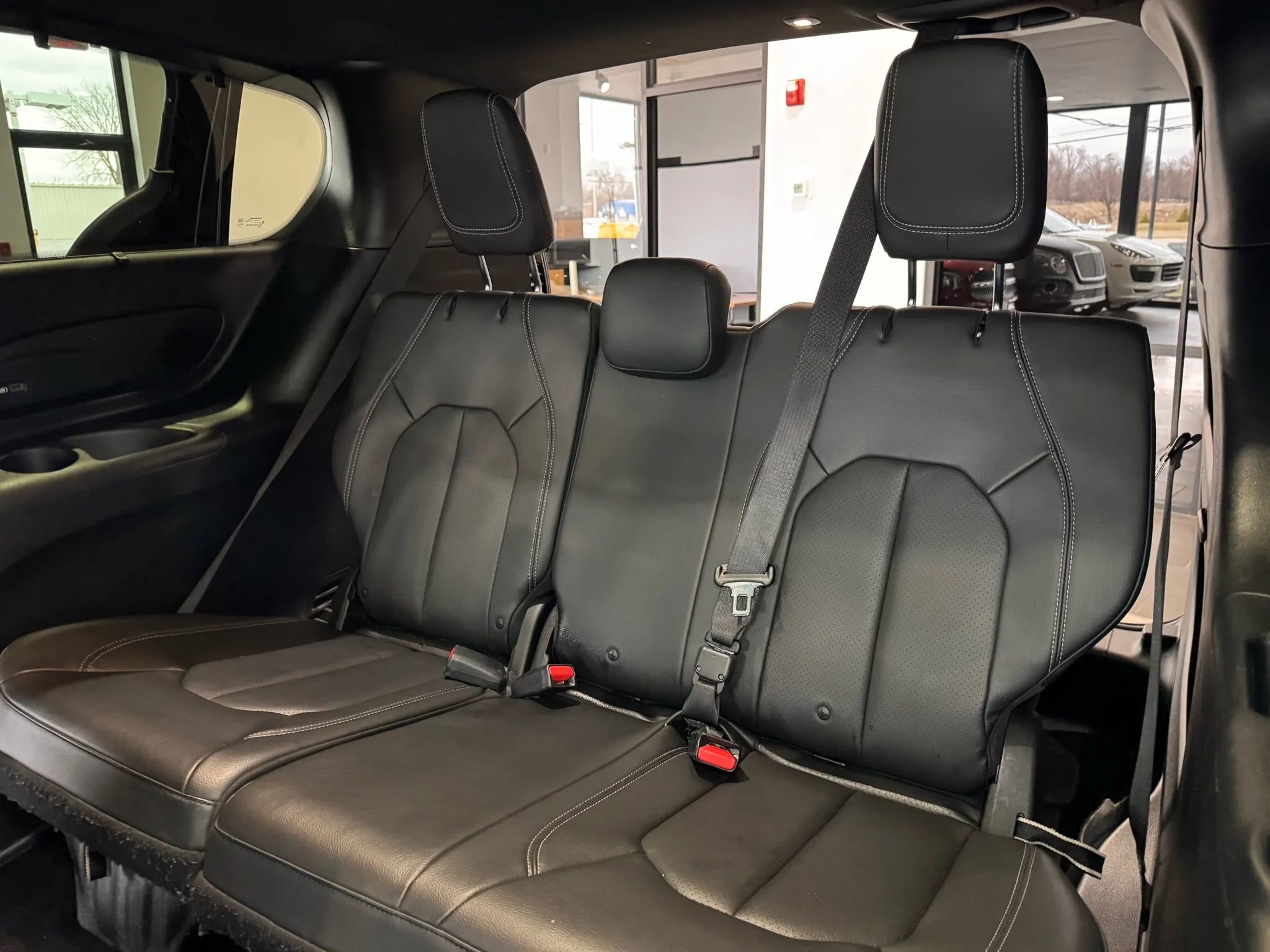 Used 2019 Chrysler Pacifica Touring-L Plus w/ Advanced Safetytec Group FWD image 24