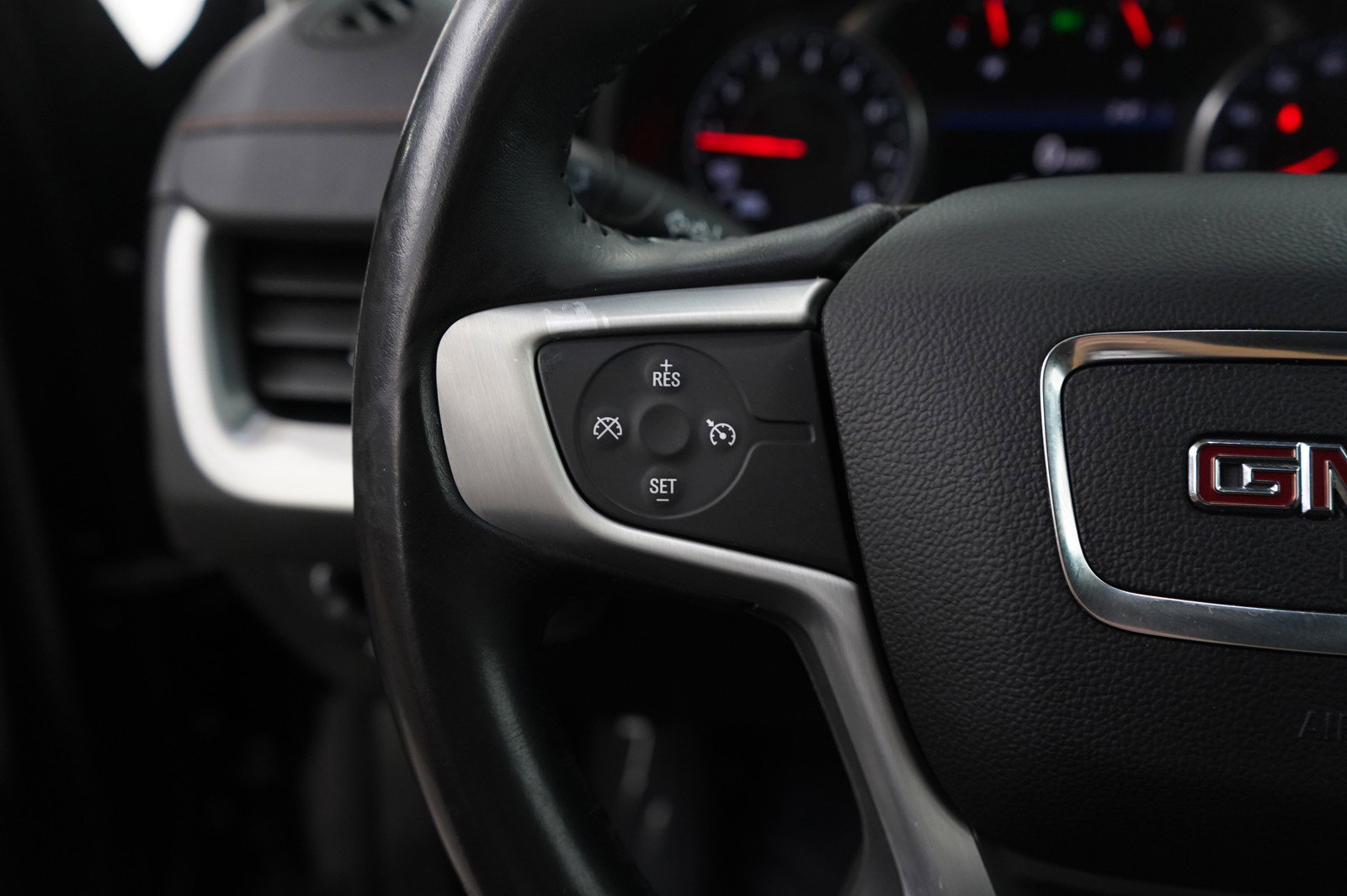 Used 2019 GMC Terrain SLT image 17