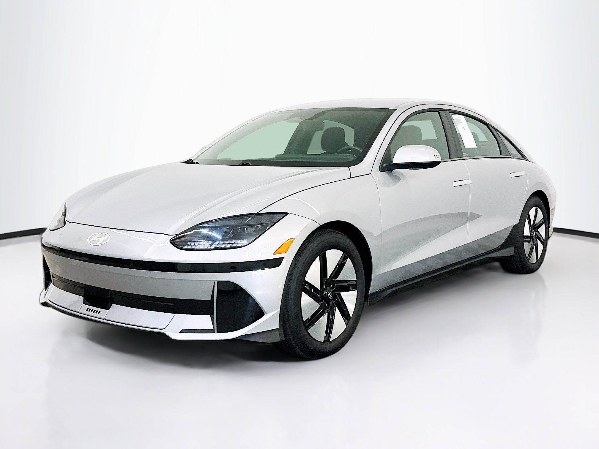 Used 2024 Hyundai Ioniq 6 SE image 3