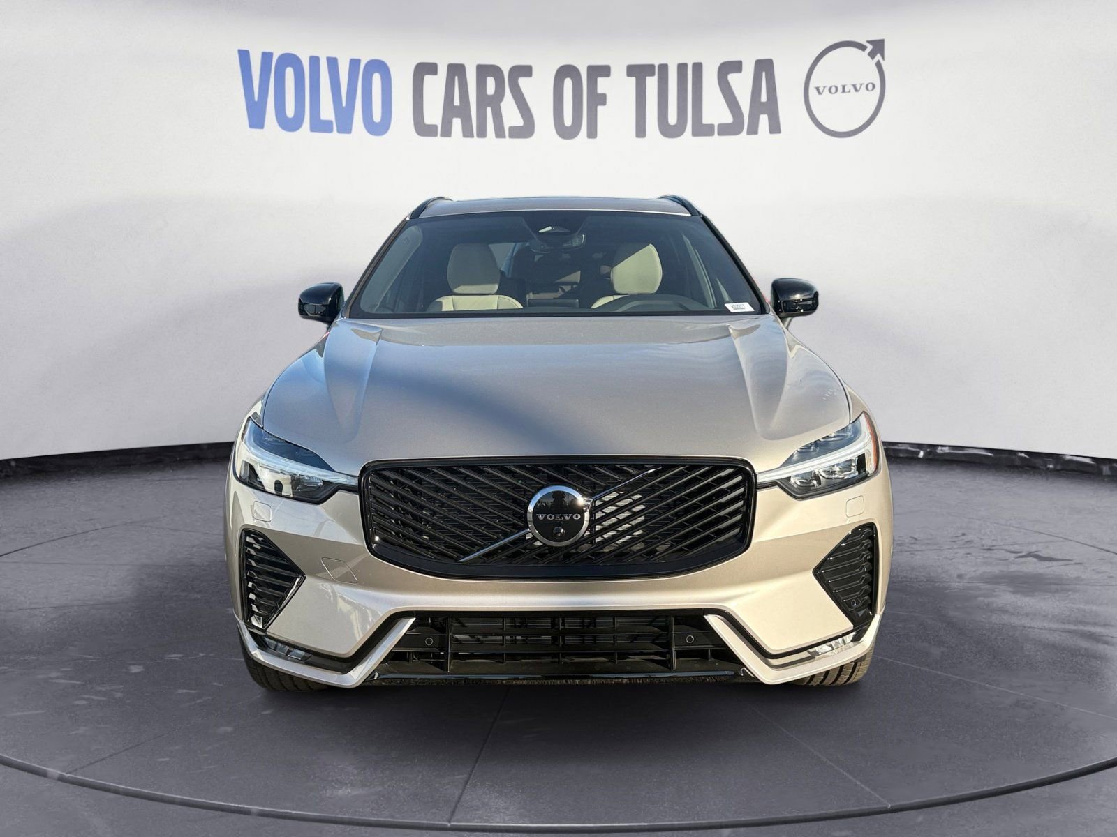 New 2026 Volvo XC60 B5 Plus w/ Protection Package Premier image 8