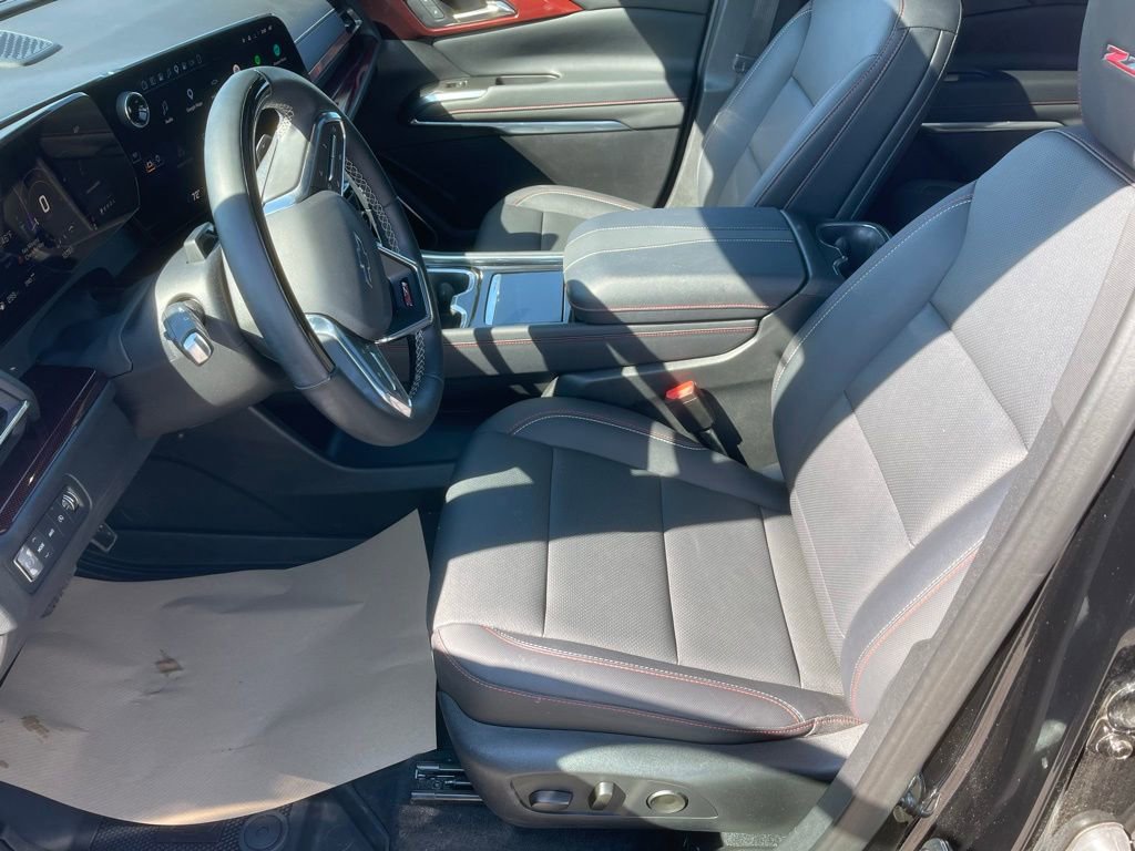 Used 2025 Chevrolet Traverse Z71 w/ Enhanced Driving Package image 11