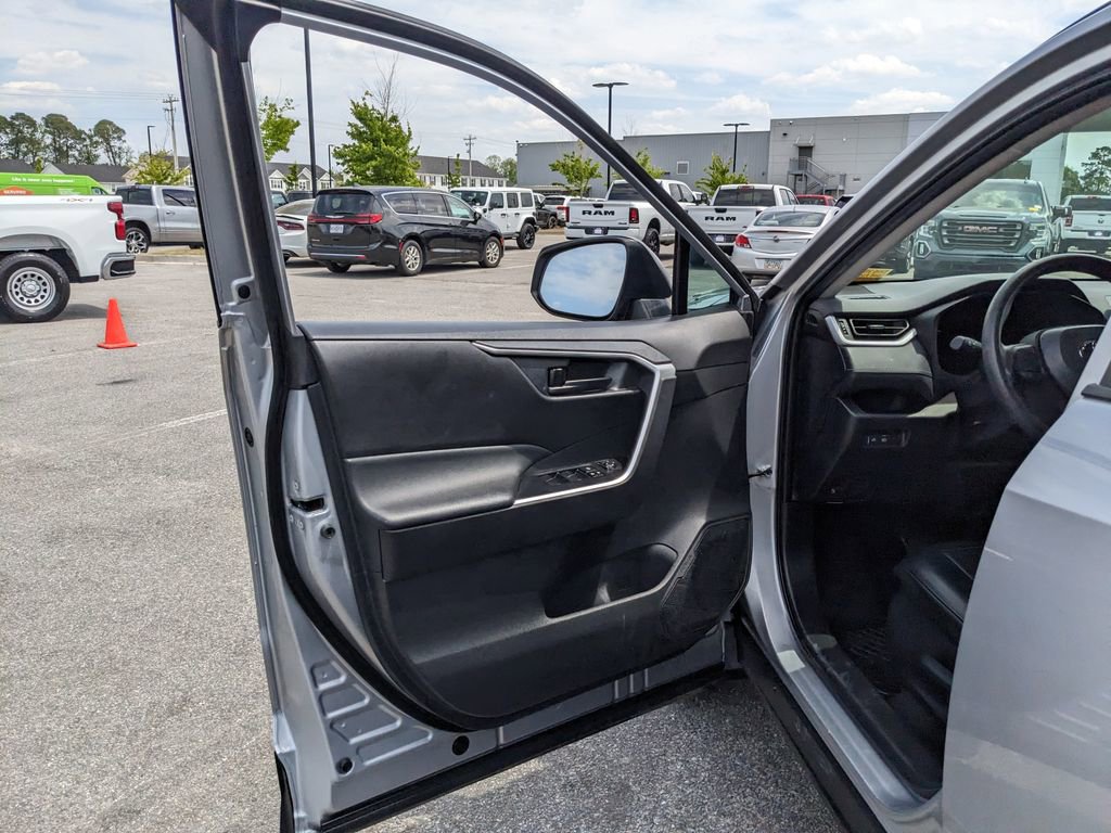 Used 2024 Toyota RAV4 LE AWD/4WD image 49