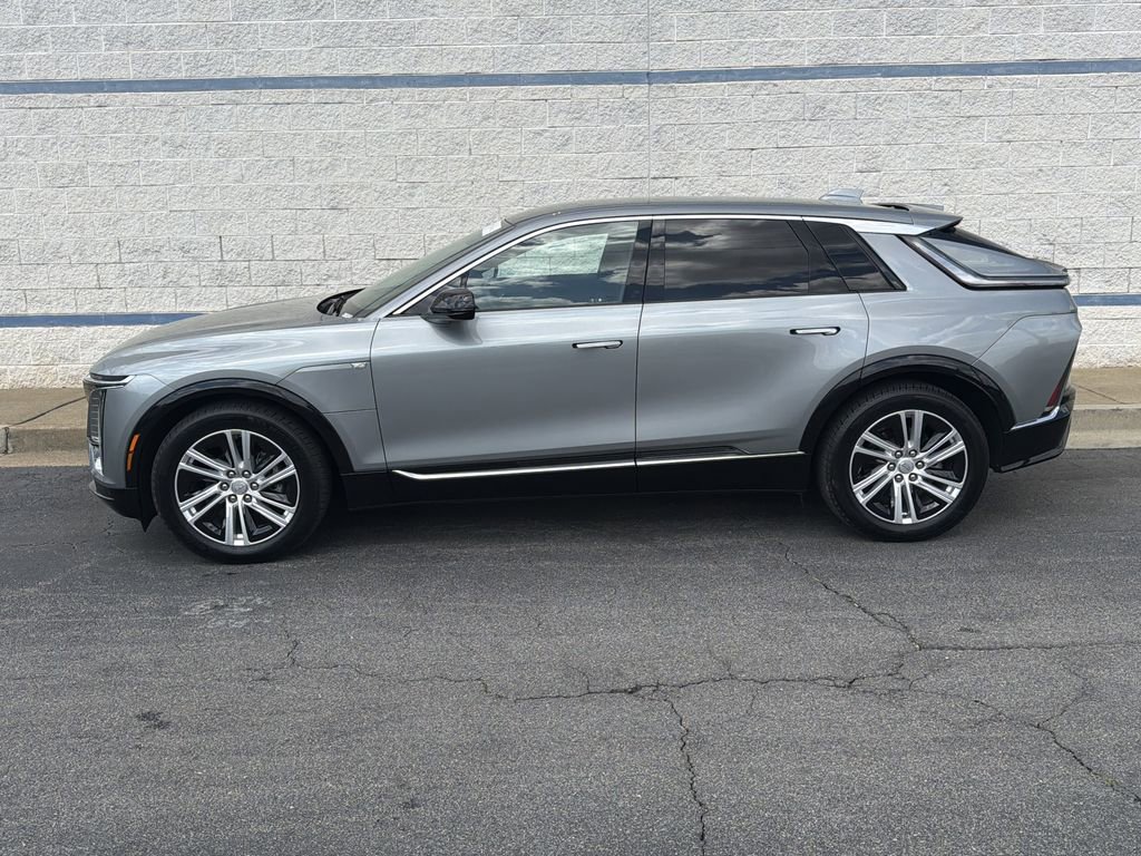 Used 2024 Cadillac Lyriq Tech image 8