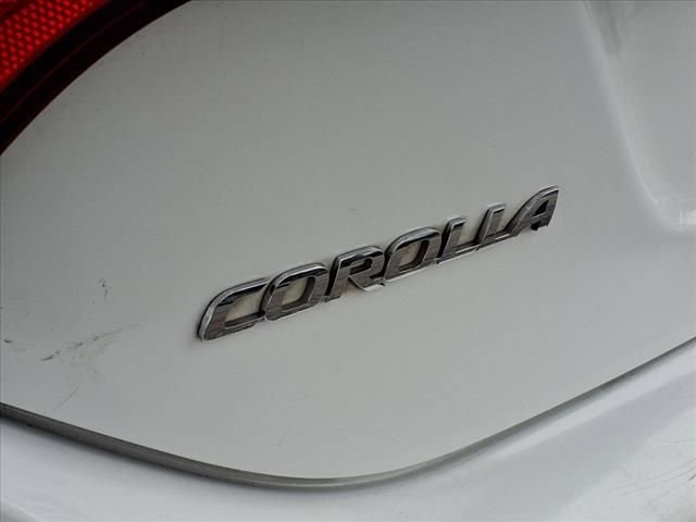 Used 2015 Toyota Corolla LE FWD image 9