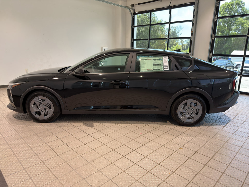 New 2026 Kia K4 FWD image 2