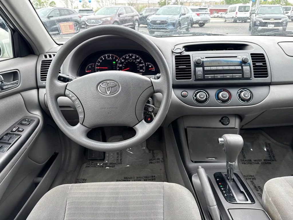 Used 2005 Toyota Camry LE FWD image 9