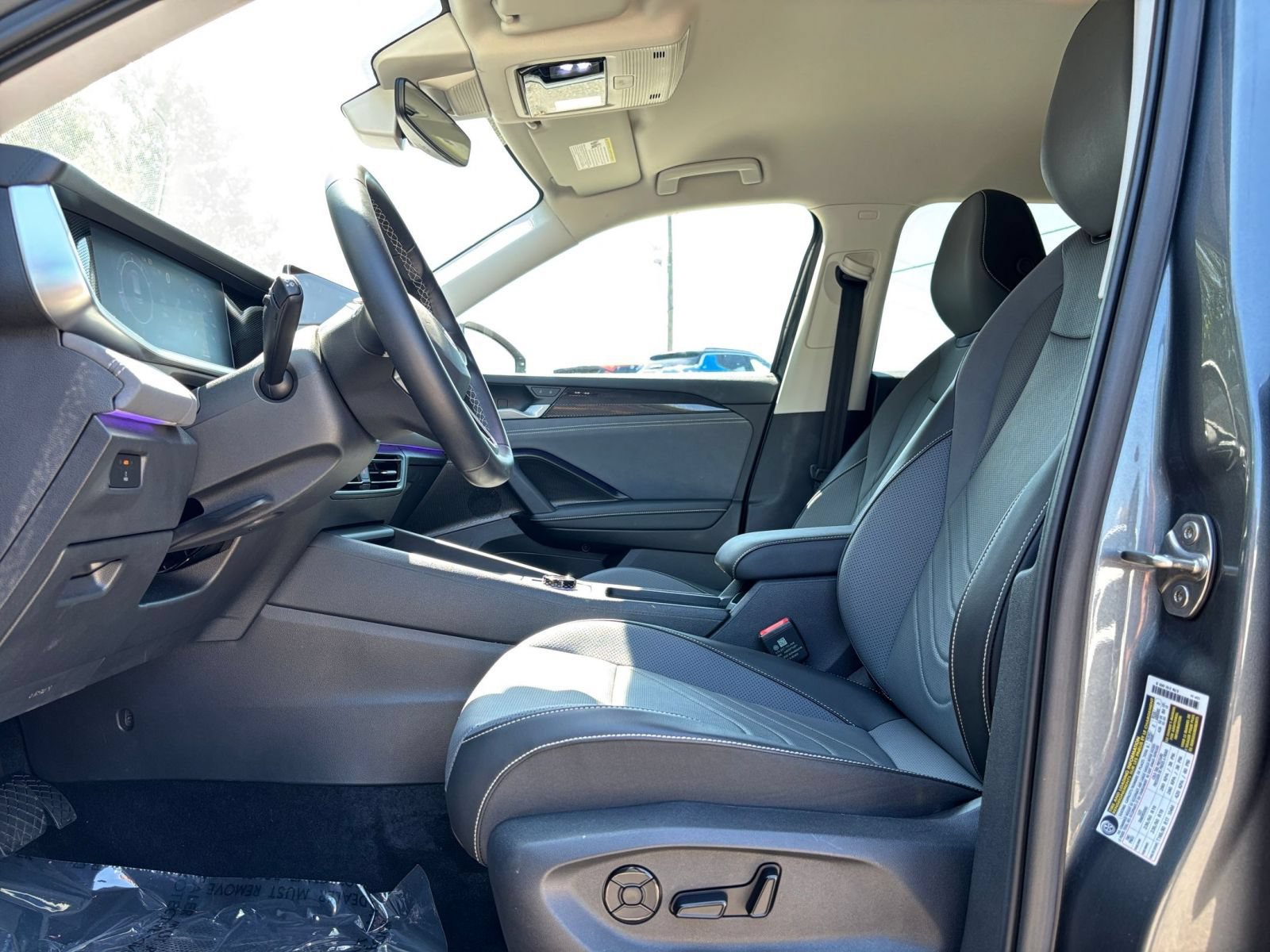 Used 2026 Volkswagen Tiguan SE FWD image 27
