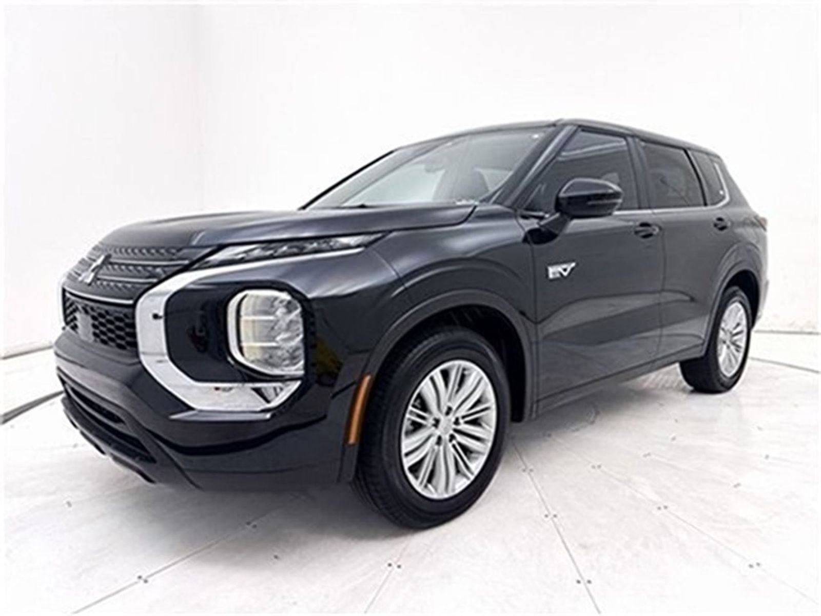 New 2025 Mitsubishi Outlander ES image 9