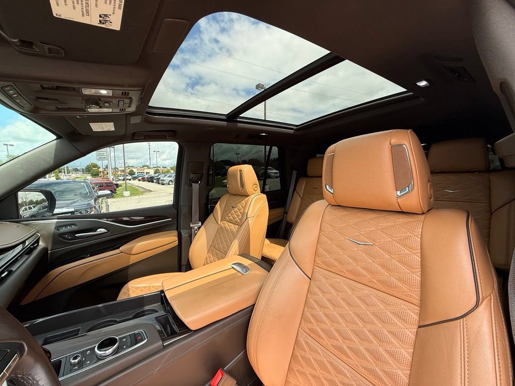 Used 2023 Cadillac Escalade Sport AWD/4WD image 13