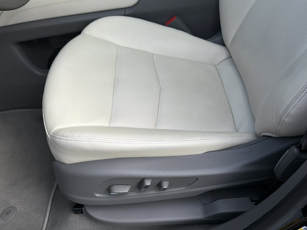 Certified 2025 Cadillac XT5 Premium Luxury FWD image 23