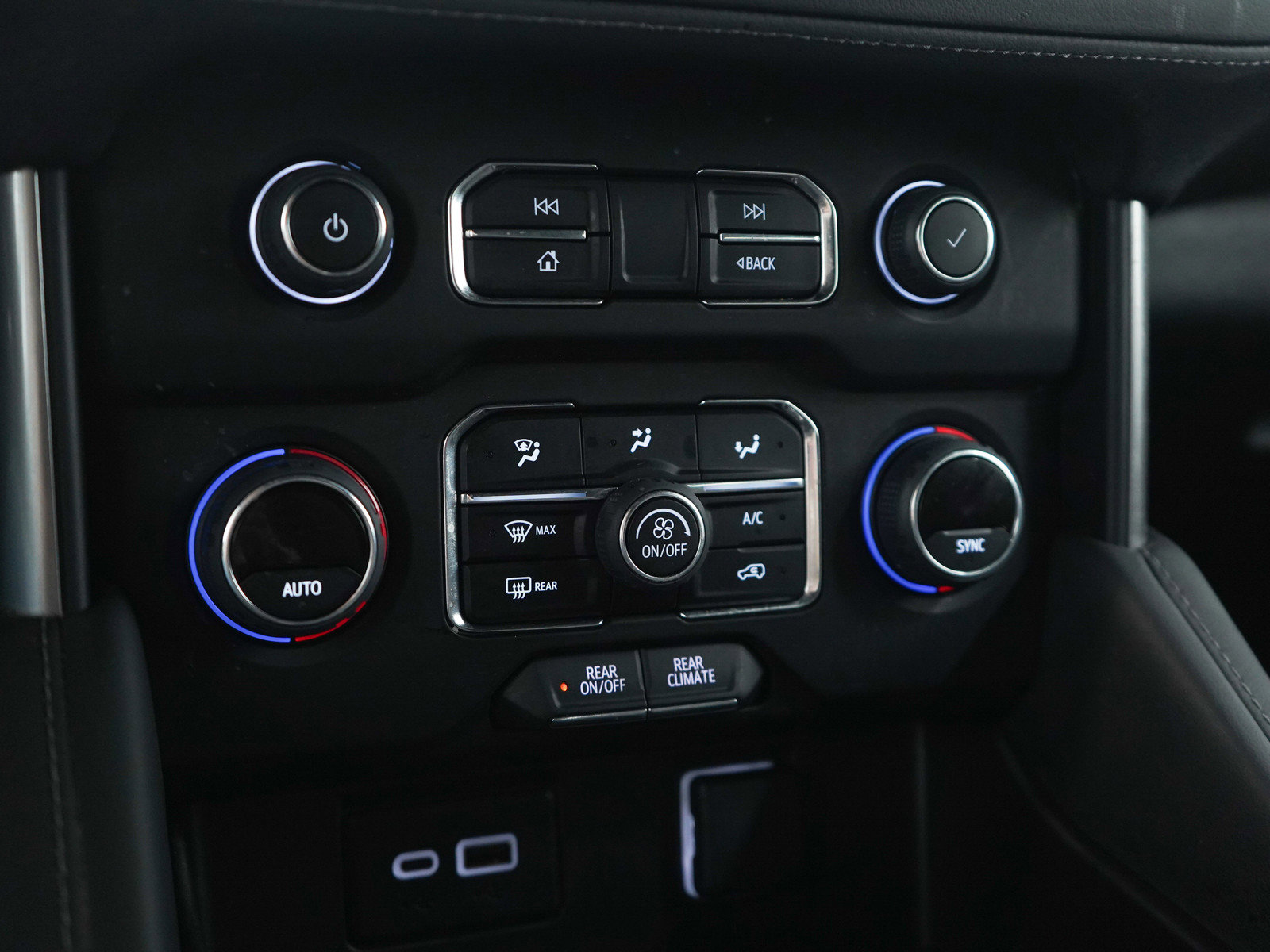 Used 2023 Chevrolet Suburban LS image 24