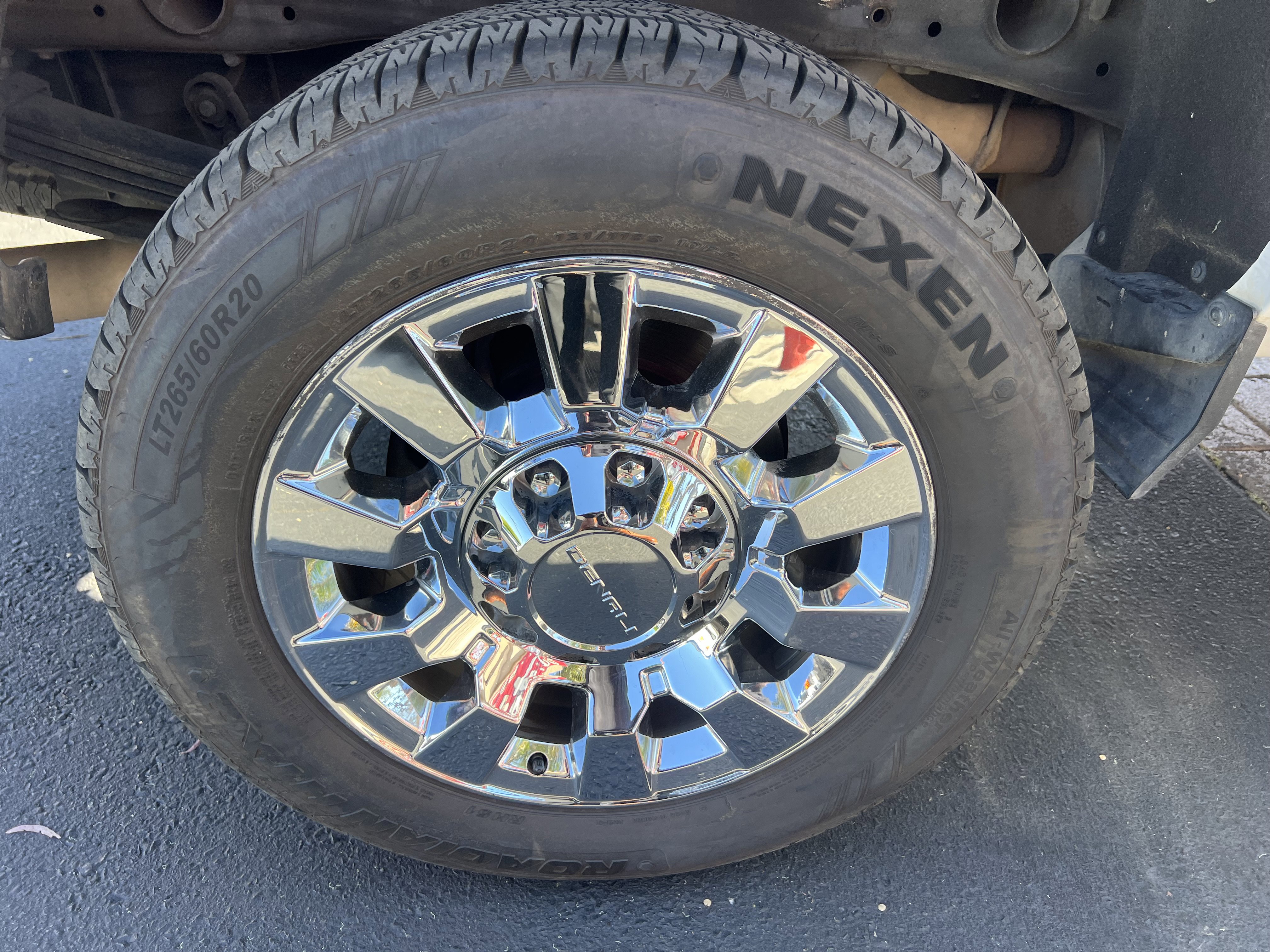 Used 2019 Chevrolet Silverado 2500 LT w/ LT Convenience Package image 11