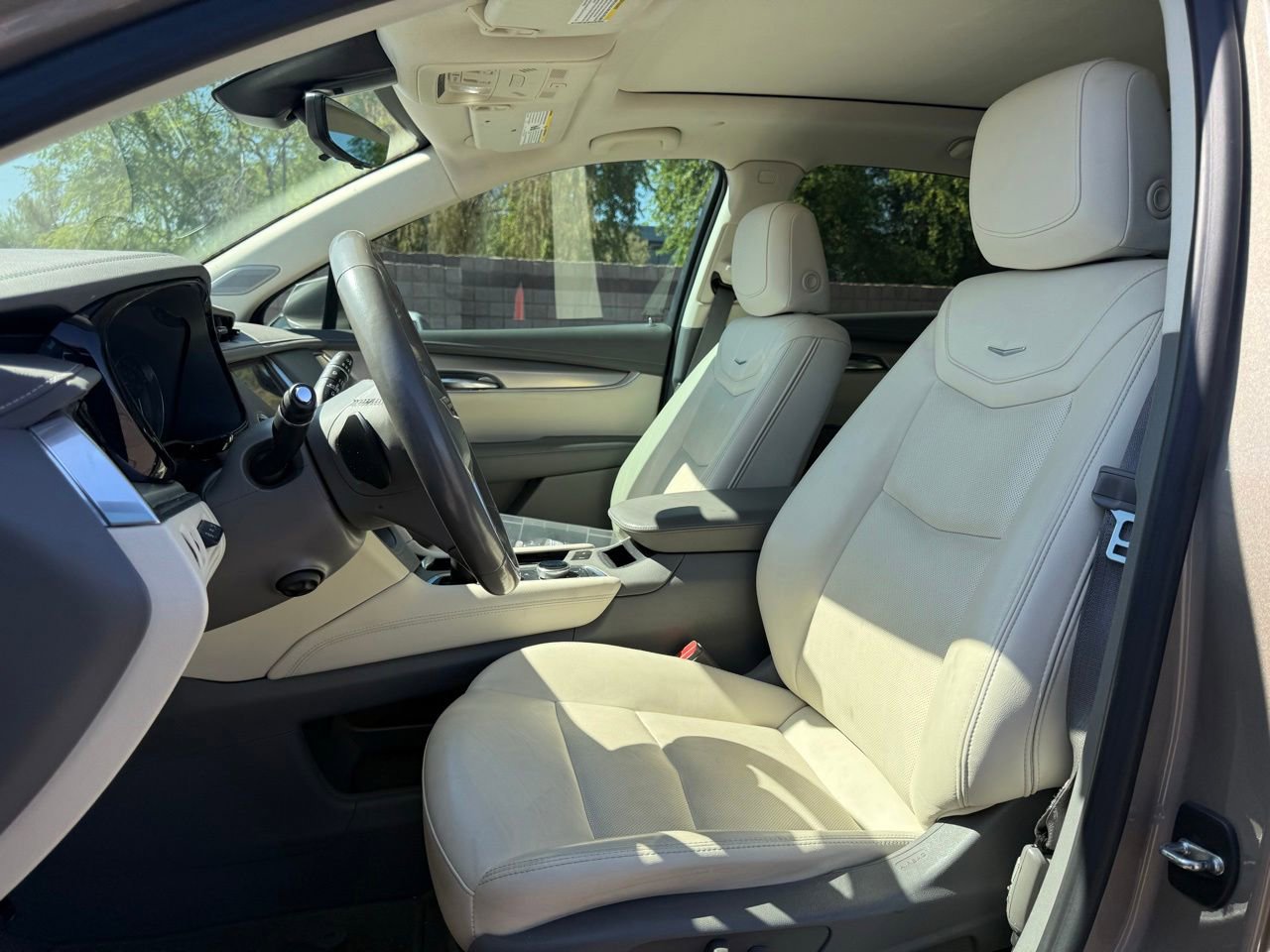 Used 2022 Cadillac XT5 Premium Luxury w/ Technology Package FWD image 12