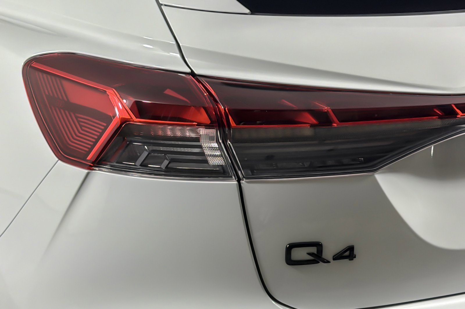 Used 2023 Audi Q4 e-tron Premium Plus w/ Premium Plus image 27