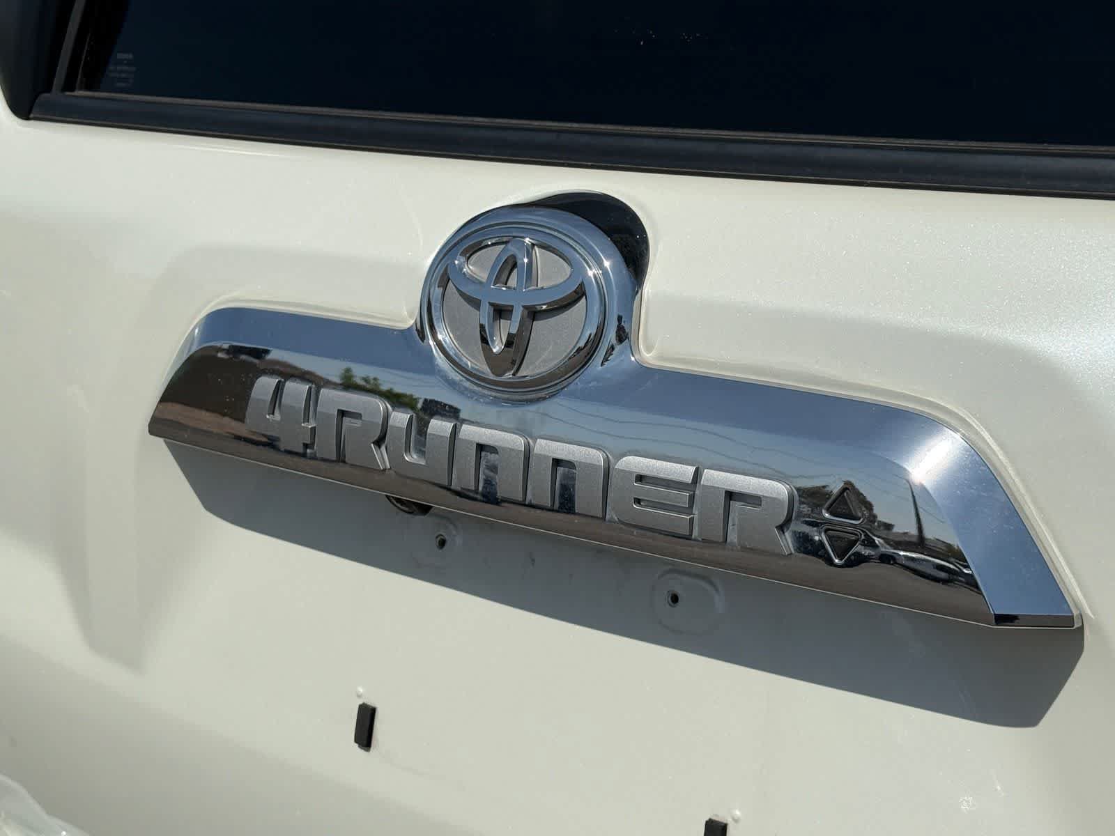 Used 2023 Toyota 4Runner Limited AWD/4WD image 8