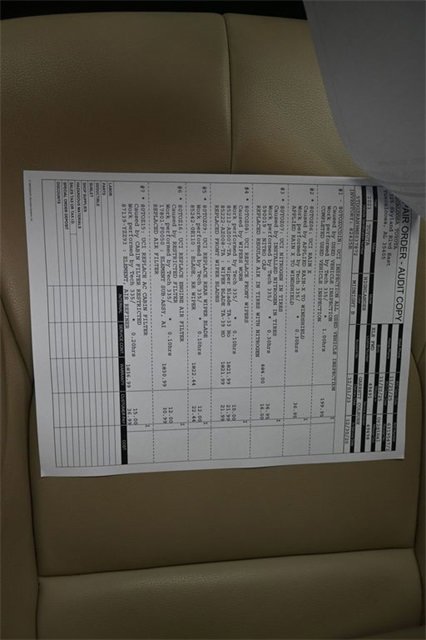 Used 2021 Toyota Highlander XLE image 12