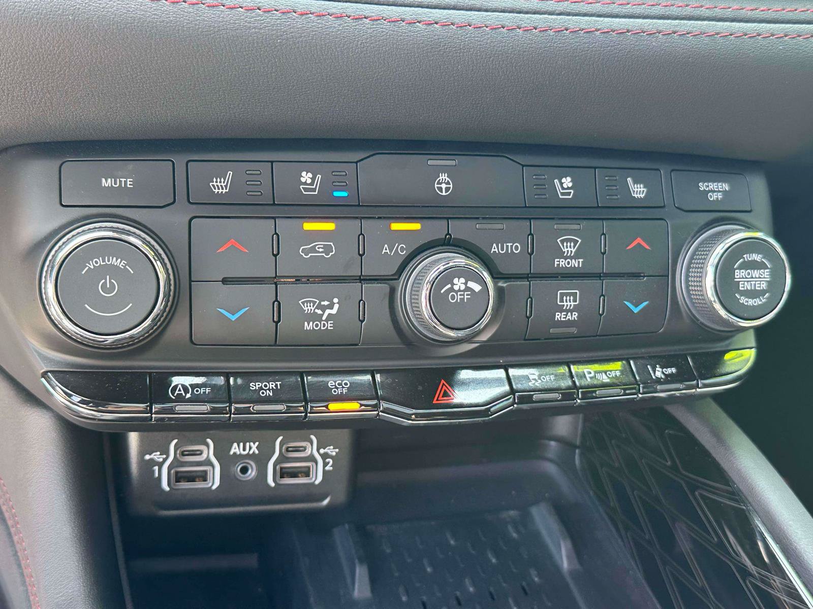 Used 2025 Dodge Durango GT AWD/4WD image 25