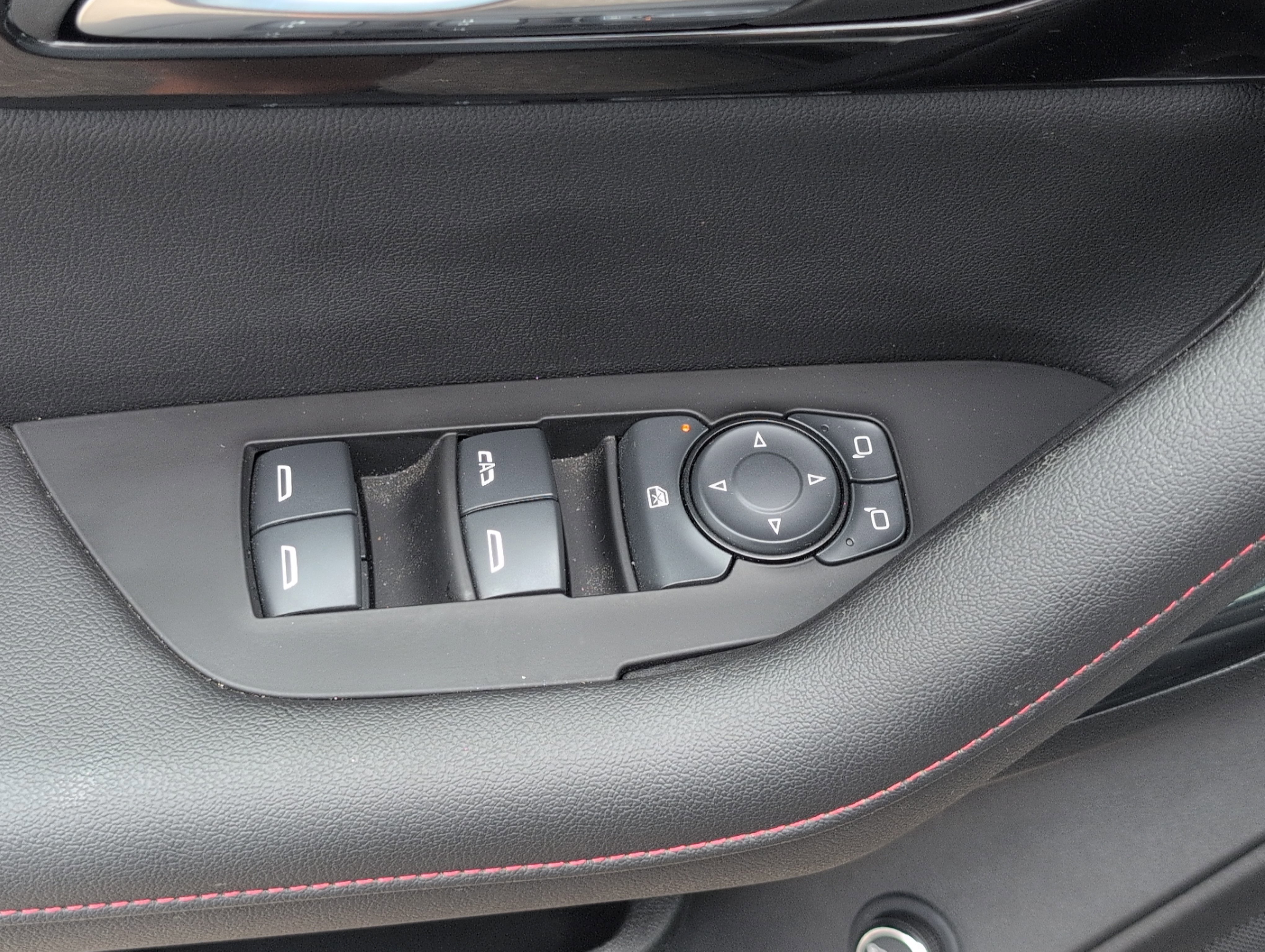 Certified 2025 Chevrolet Blazer RS FWD image 16
