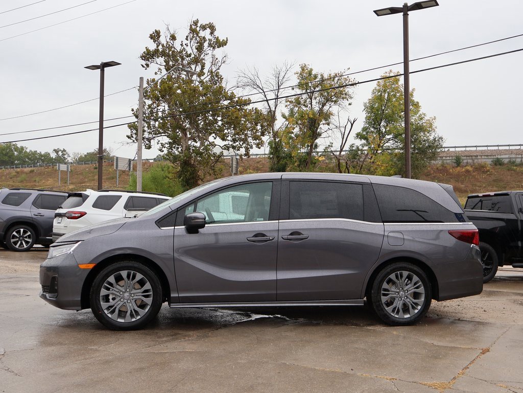 New 2026 Honda Odyssey Touring image 4