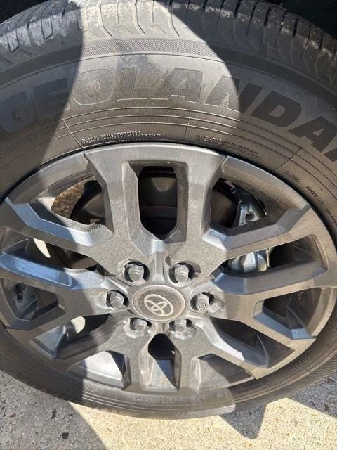 Used 2025 Toyota Tundra Platinum image 32