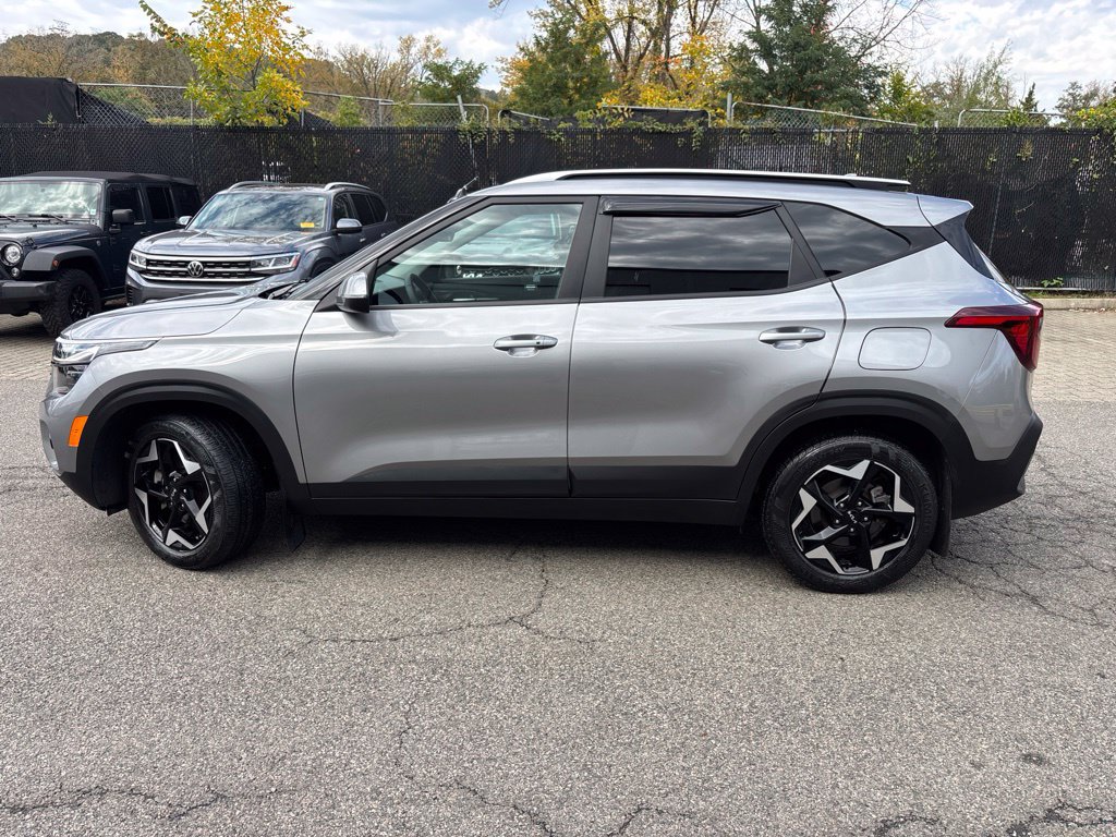 Used 2025 Kia Seltos S AWD/4WD image 3