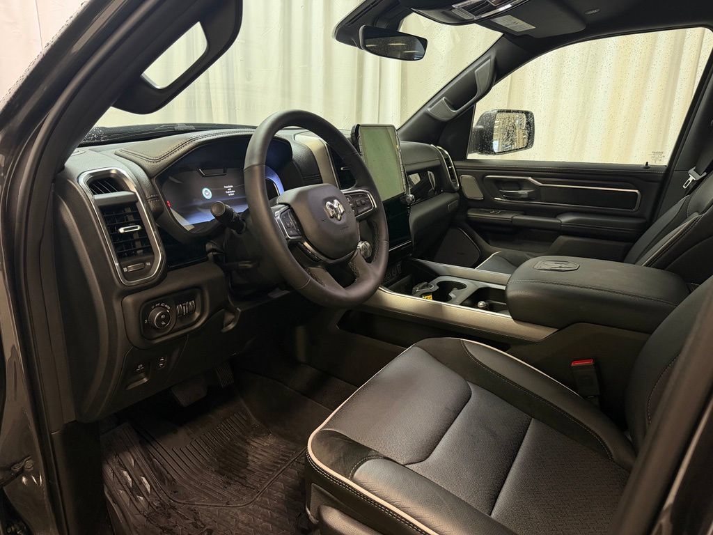 Used 2025 RAM 1500 Laramie AWD/4WD image 4